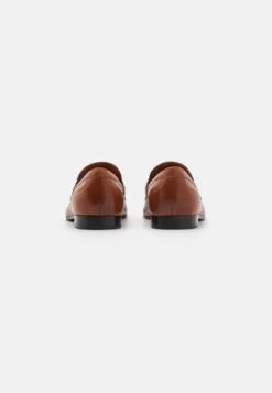 Aldo MARINHO FLEX - Slipper - Cognac 8 Aldo MARINHO FLEX - Slipper - Cognac -Aldo Verkaufsgeschäft 404e36f08273463c9f22a714b4ddfffa