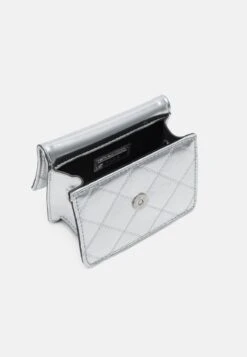 Aldo Umhängetasche - Silver 8 Aldo Umhängetasche - Silver -Aldo Verkaufsgeschäft 5296a6b2d48748f48dcd5294b3a0f0b5