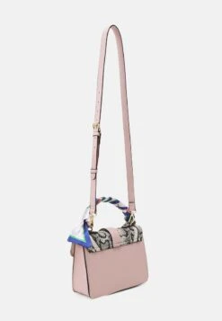 Aldo Verkaufsgeschäft -Aldo Verkaufsgeschäft 7aefe876da964fad9a79632344de1c19