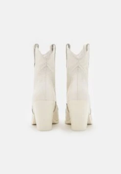 Aldo NURODEO FLEX - Cowboy-/Bikerstiefelette - White 9 Aldo NURODEO FLEX - Cowboy-/Bikerstiefelette - White -Aldo Verkaufsgeschäft 954303ec5f6a470ea8cefbf1012448f9