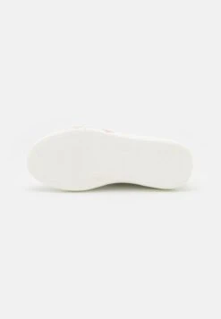 Aldo PEONO PILLOW WALK - Sneaker Low - White 10 Aldo PEONO PILLOW WALK - Sneaker Low - White -Aldo Verkaufsgeschäft bf69ea18959c404fa6fafc6f49c9411e