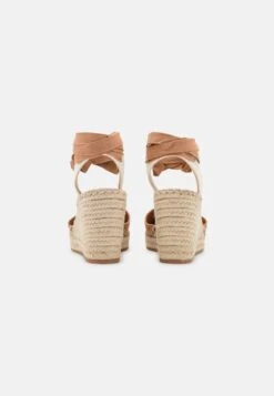 Aldo EFEMINA - Schnürpumps - Other Brown 9 Aldo EFEMINA - Schnürpumps - Other Brown -Aldo Verkaufsgeschäft d3873fa1934e49c3a83e245f1676534a